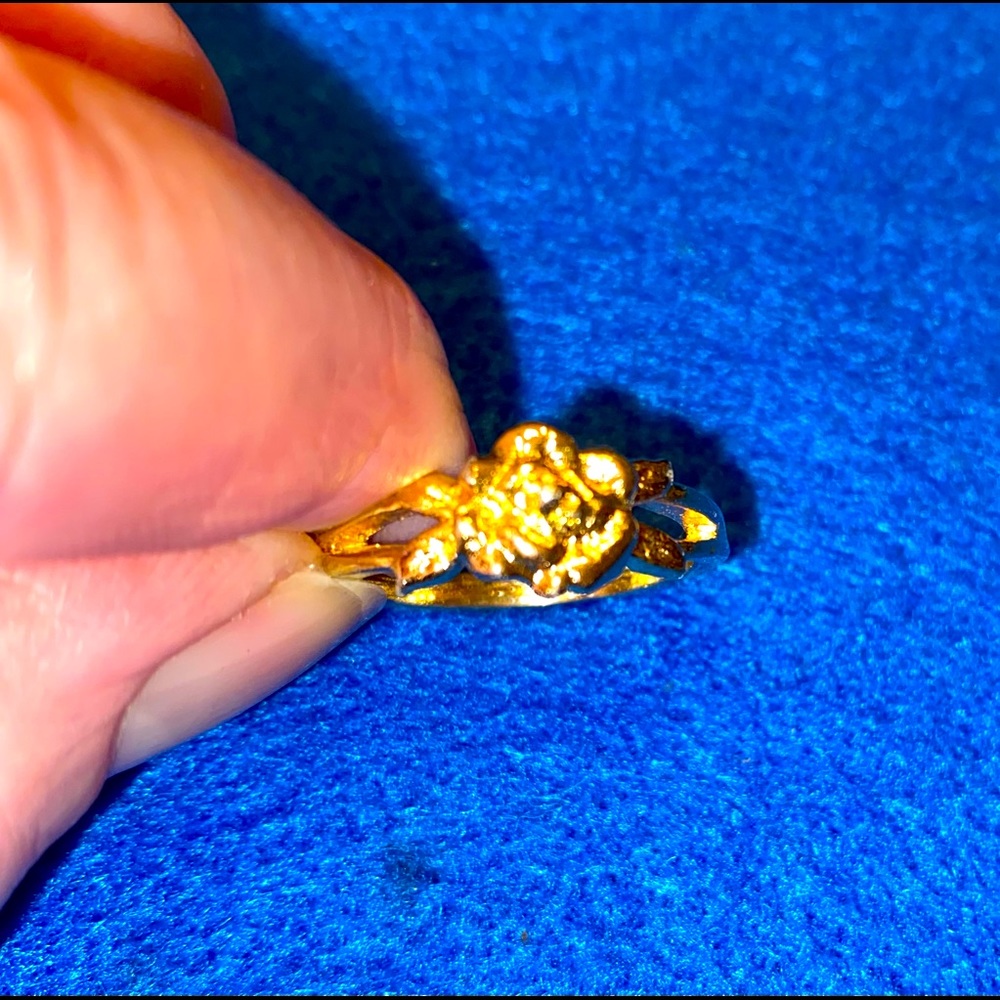 Simple Goldtone Rose Ring